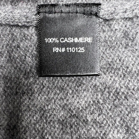 Emma & Ivy Women's Gray Metallic 100% Cashmere Pull Over Sweater Size L - Picture 7 of 10
